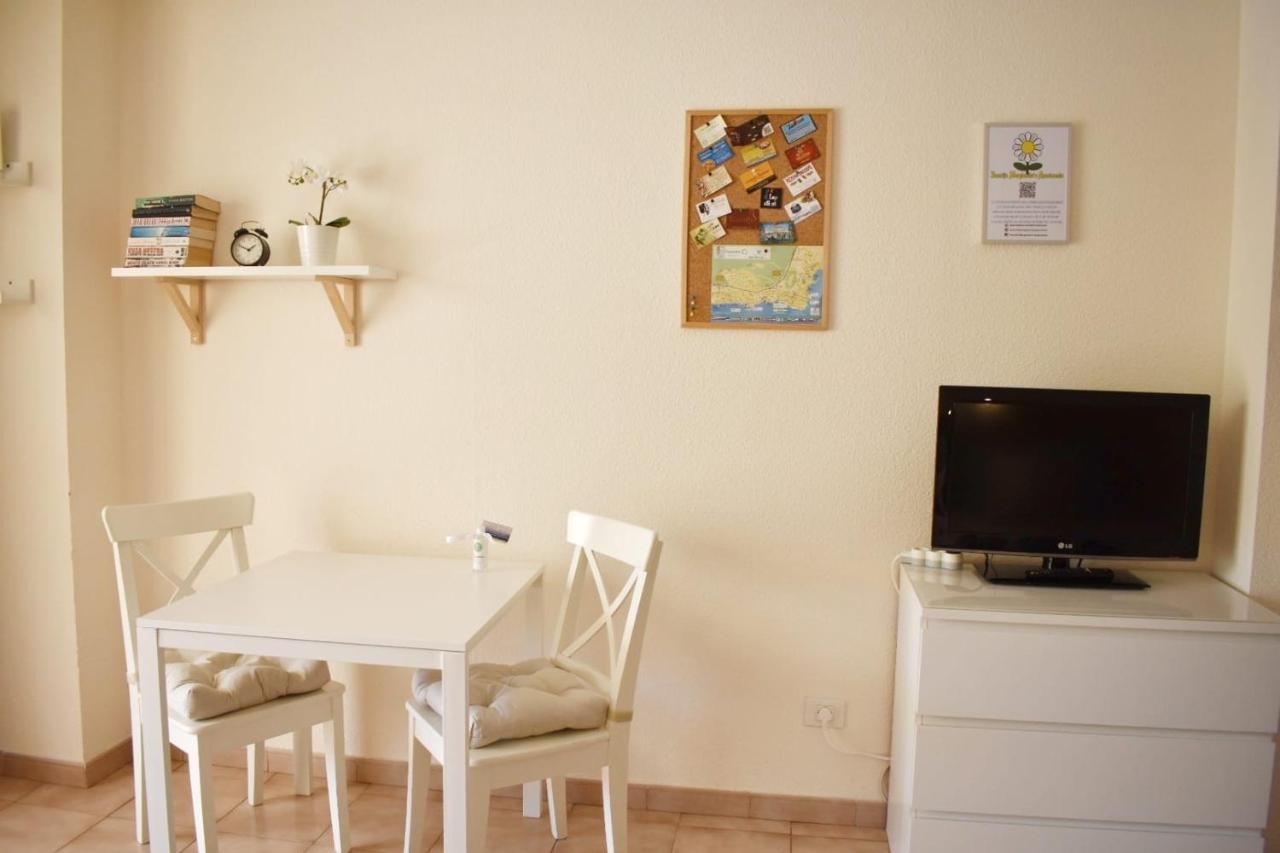 Castle Margherita'S Apartments Los Cristianos  Exterior photo
