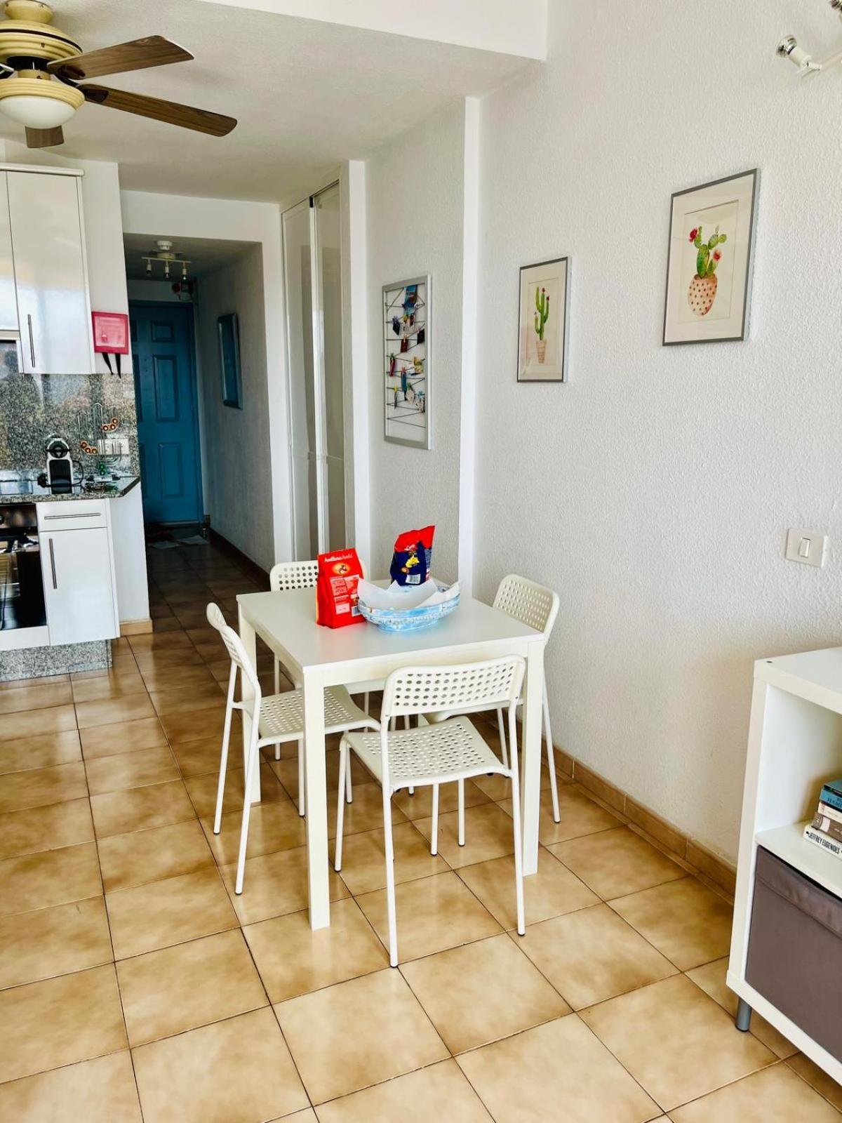 Castle Margherita'S Apartments Los Cristianos  Exterior photo