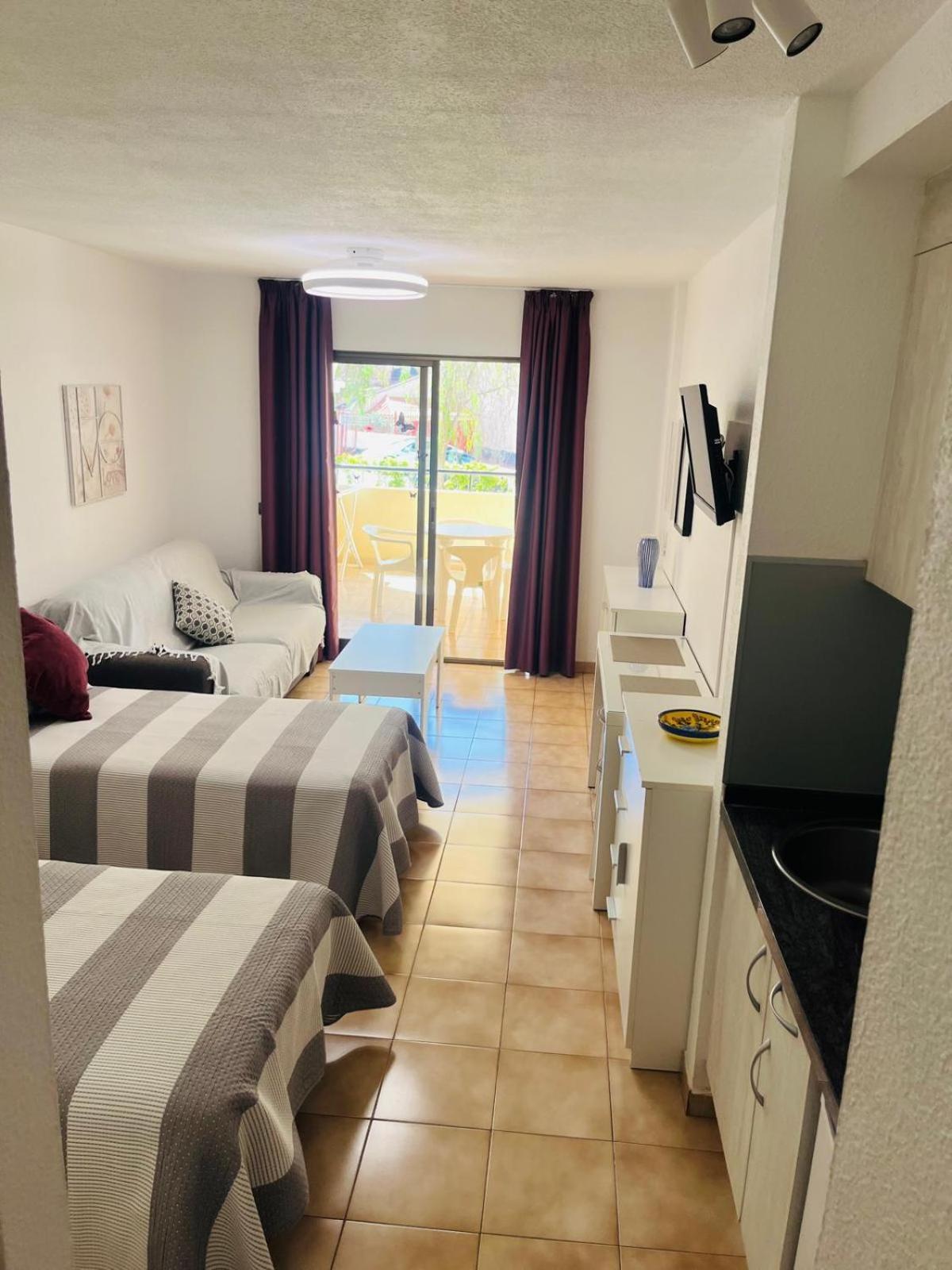 Castle Margherita'S Apartments Los Cristianos  Exterior photo