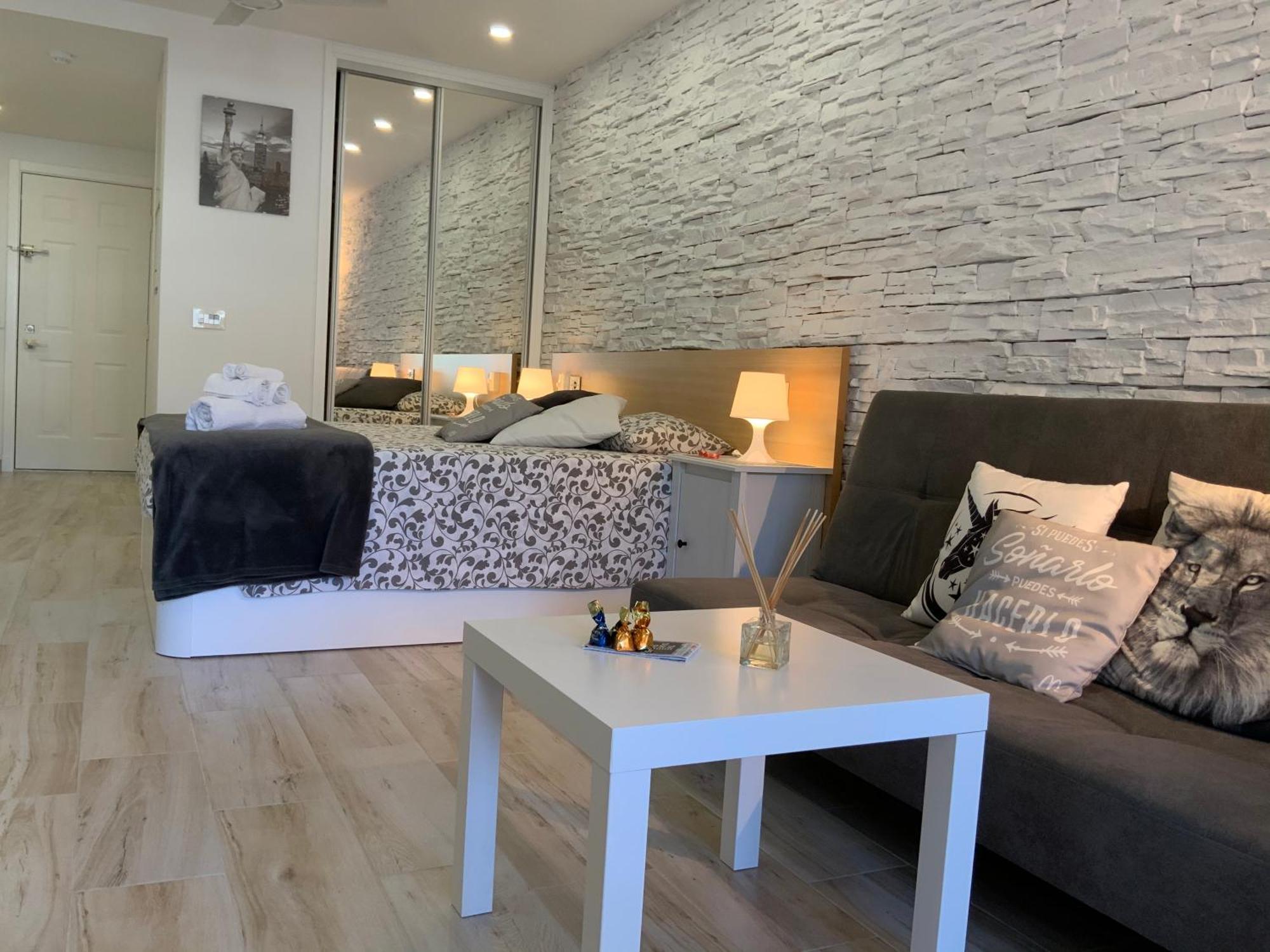 Castle Margherita'S Apartments Los Cristianos  Exterior photo